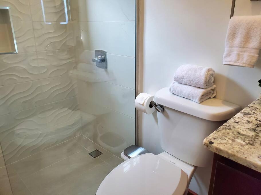 'The Solace' New Luxury Modern 1Bed 1Bath Apt. Portmore Esterno foto