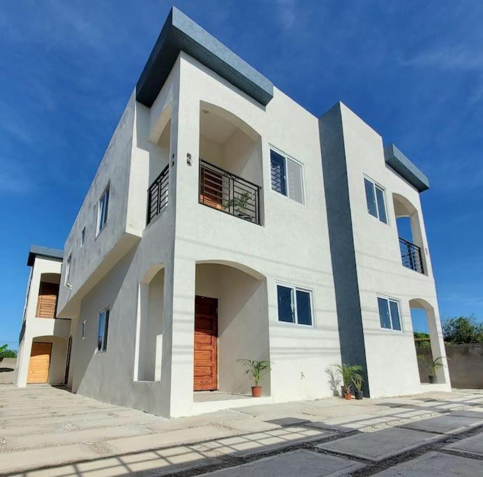 'The Solace' New Luxury Modern 1Bed 1Bath Apt. Portmore Esterno foto