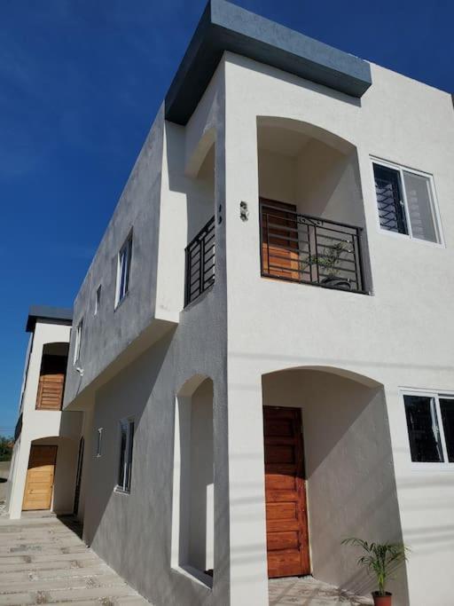 'The Solace' New Luxury Modern 1Bed 1Bath Apt. Portmore Esterno foto