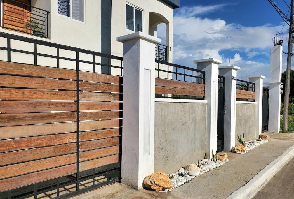 'The Solace' New Luxury Modern 1Bed 1Bath Apt. Portmore Esterno foto