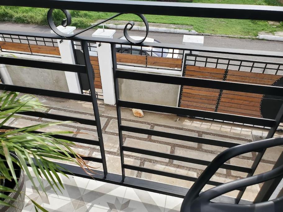 'The Solace' New Luxury Modern 1Bed 1Bath Apt. Portmore Esterno foto